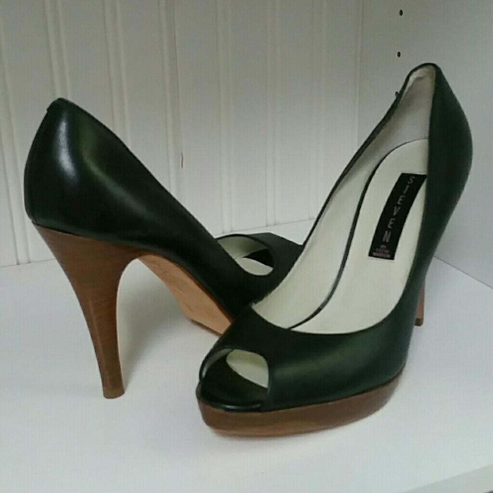 Black heels by Steve Madden